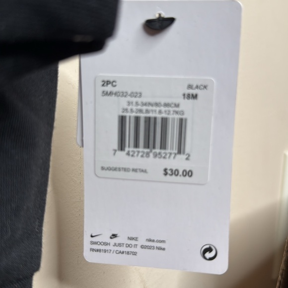 NWT Nike 2 Piece Set for Baby Boy - Picture 4 of 8